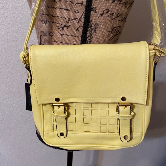 💛Yellow Crossbody💛 - Picture 2 of 5